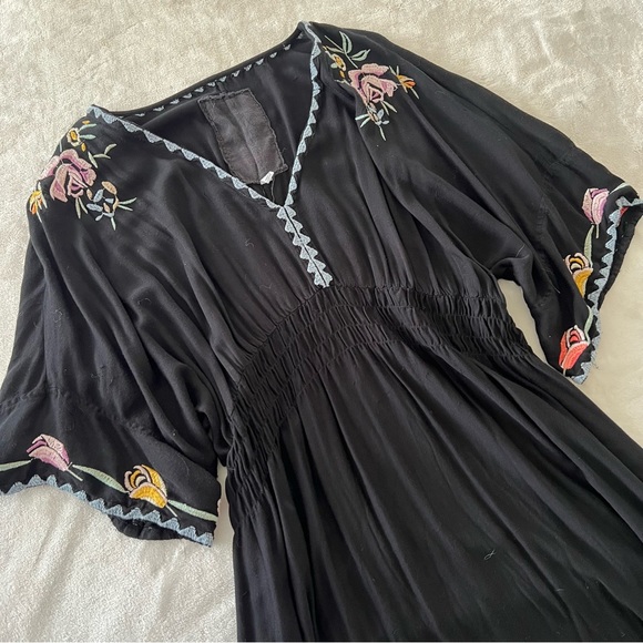 Johnny Was Pete and Greta Oversized Sleeveless Floral Embroidered Midi Dress - Picture 5 of 11